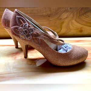 Dream Pairs Closed Toe Heel with Flower Embellishment Strap